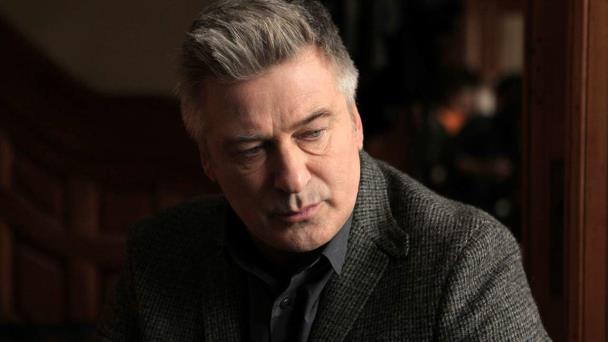 Alec Baldwin se declara no culpable de homicidio involuntario en set de rodaje