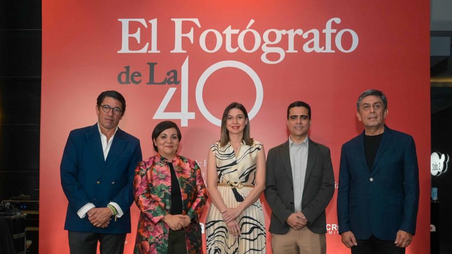 Realizan premier del documental "El Fotógrafo de La 40", de Erika Santelices y Orlando Barría