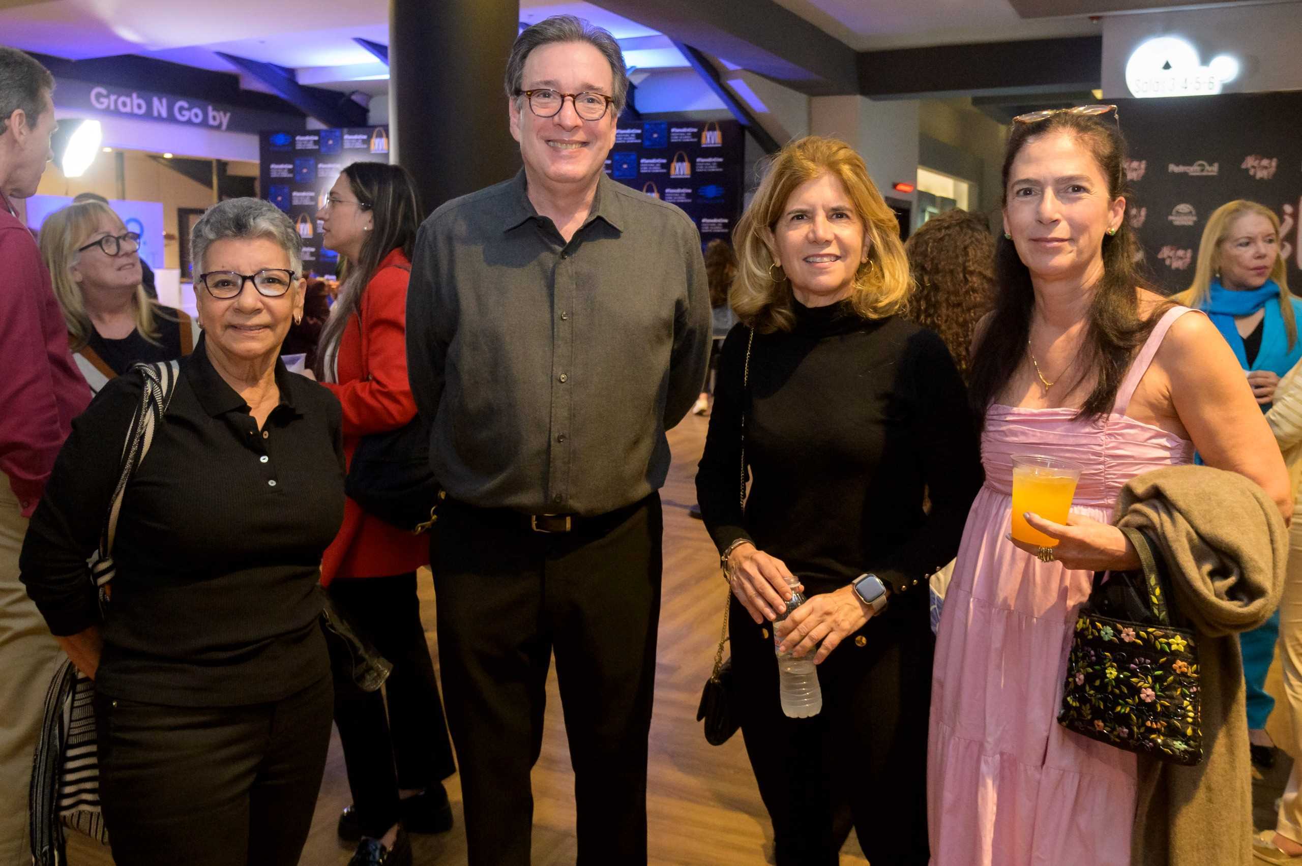 Mayra Johnson, Sandra Garip, Carlos Acero y Marta García de Acero.