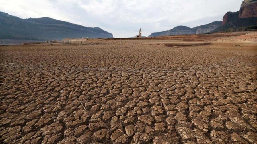 Cataluña impone restricciones de agua a seis millones de personas por la sequía