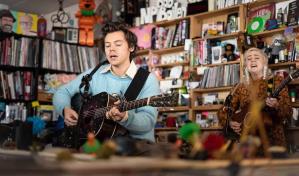 Cómo se convirtió la serie de conciertos Tiny Desk en un fenómeno de la cultura pop