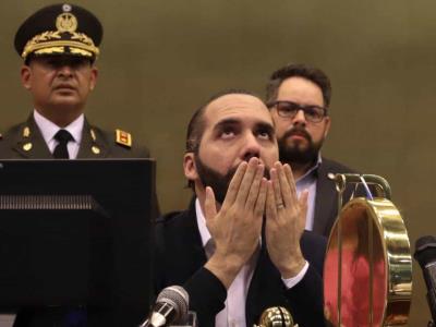 Elecciones en El Salvador: Lluvia complica reparto de boletas