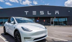 Tesla llama a revisión a 2,193,869 vehículos por el tamaño incorrecto de unas letras