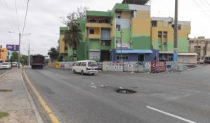 Preocupa hoyo cloacal en la avenida México próximo al Puente Mella