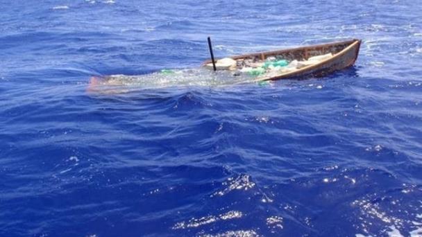 Dos dominicanos muertos y 32 rescatados de embarcación que naufragó rumbo a Puerto Rico