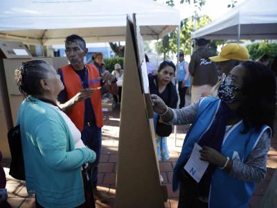 Denuncian "anomalías" en elecciones presidenciales de El Salvador