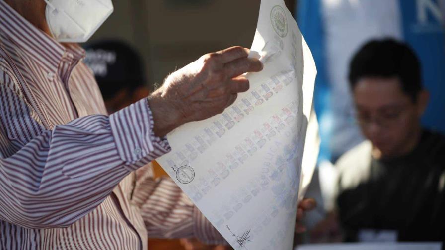 Observadores destacan un desarrollo relativamente normal de elecciones en El Salvador