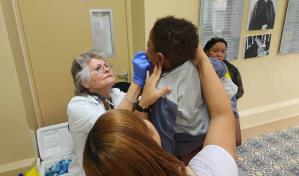 Decenas de personas acuden a jornada de cirugías reconstructivas en el hospital Padre Billini