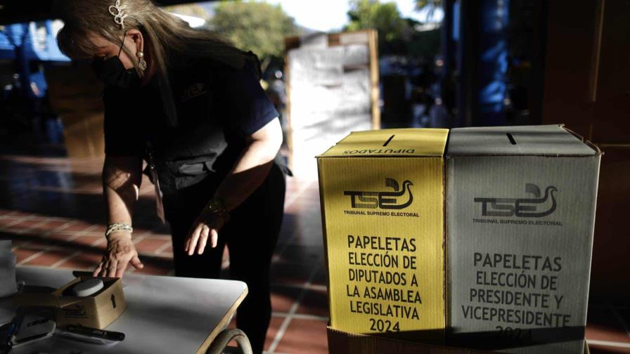 Abren los centros de votación para las eleciones en El Salvador
