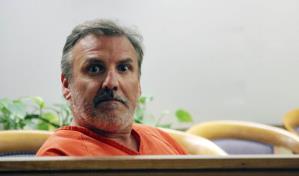 Una tarjeta de memoria robada con imágenes macabras lleva a un juicio por dos asesinatos en Alaska