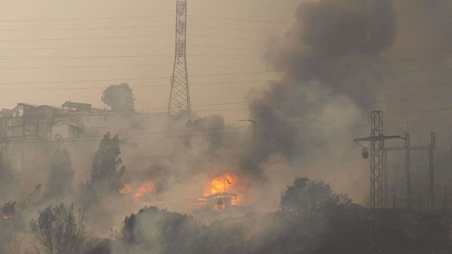 Muertos en Chile por incendios suben a 64; Boric alerta cifrá crecerá significativamente