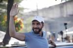 El presidente de El Salvador, Nayib Bukele, vota para su reelección inmediata