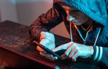 Sistema financiero va delante en ciberseguridad; con reto de educar a clientes de la banca digital