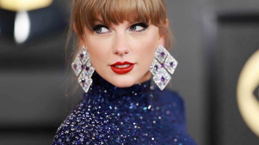 La plataforma X elimina cuentas por compartir imágenes falsas de Taylor Swift