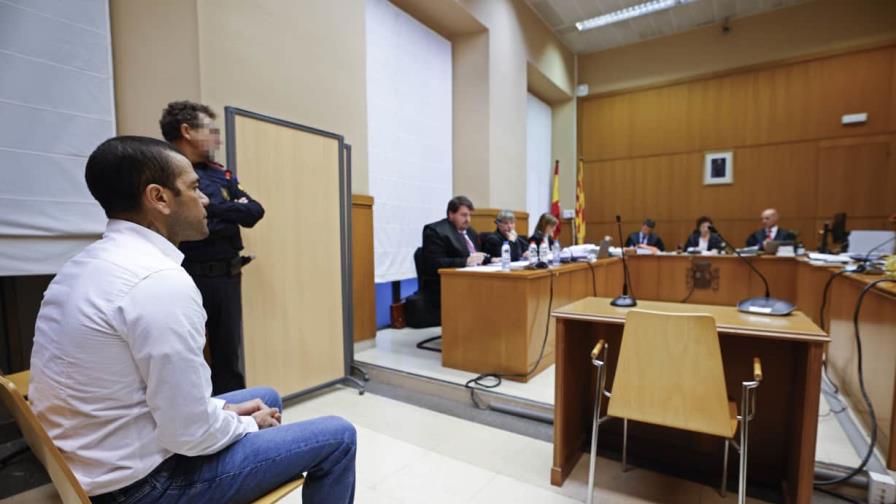 Comienza el juicio del brasileño Dani Alves por agresión sexual tras un año en prisión en España
