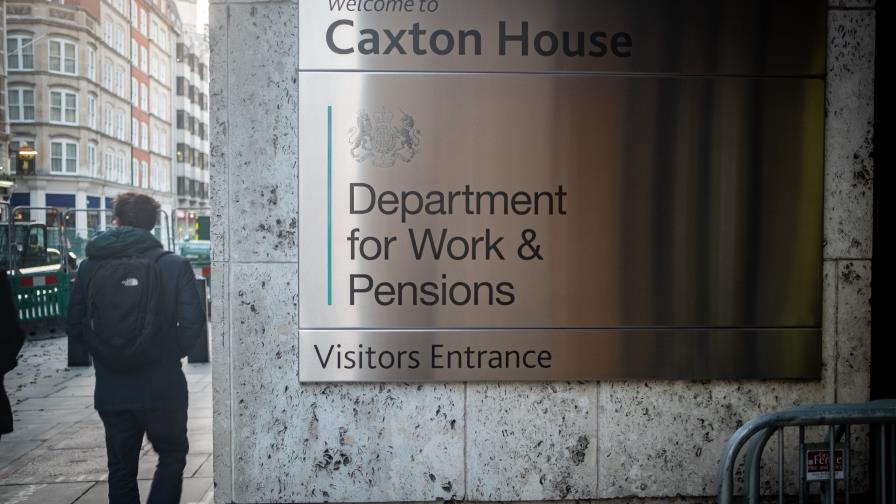 Británicos deberán trabajar hasta los 71 años para mantener el sistema de pensiones, según estudio