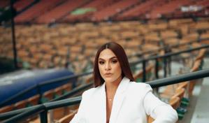 Paloma Almonte en faceta deportiva da cobertura a la "Serie del Caribe 2024"