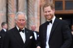 El príncipe Harry habla con su padre Carlos III y viajará a Londres para verlo pronto