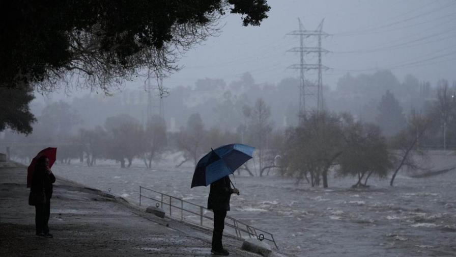 Más de 14 millones de personas en alerta en California por las lluvias catastróficas