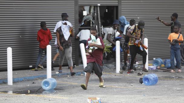 Haití arde con la llegada de Guy Philippe a Puerto Príncipe