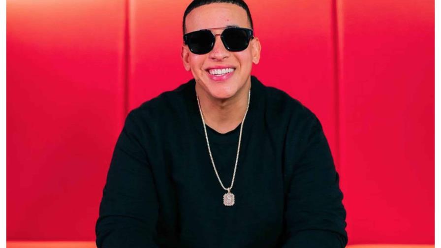 Daddy Yankee reaparece en público dando su testimonio de vida tras retirarse de la música
