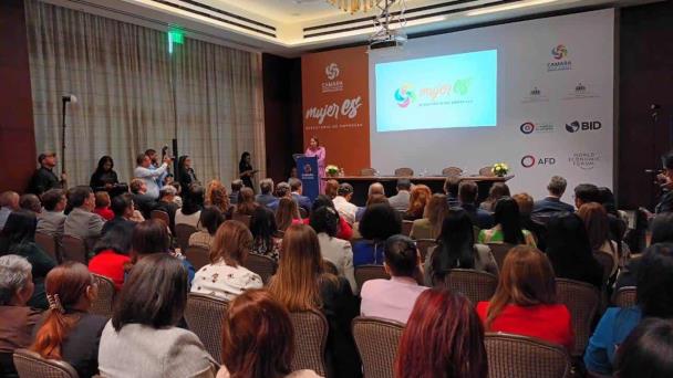 Presentan directorio de empresas lideradas por mujeres en RD