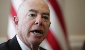 Mayorkas sobrevive a voto en Congreso de EE.UU. para juicio político por crisis migratoria