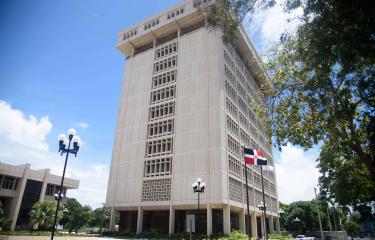 La economía dominicana crece 2.4 % a julio 2025, de acuerdo a cifras del Banco Central
