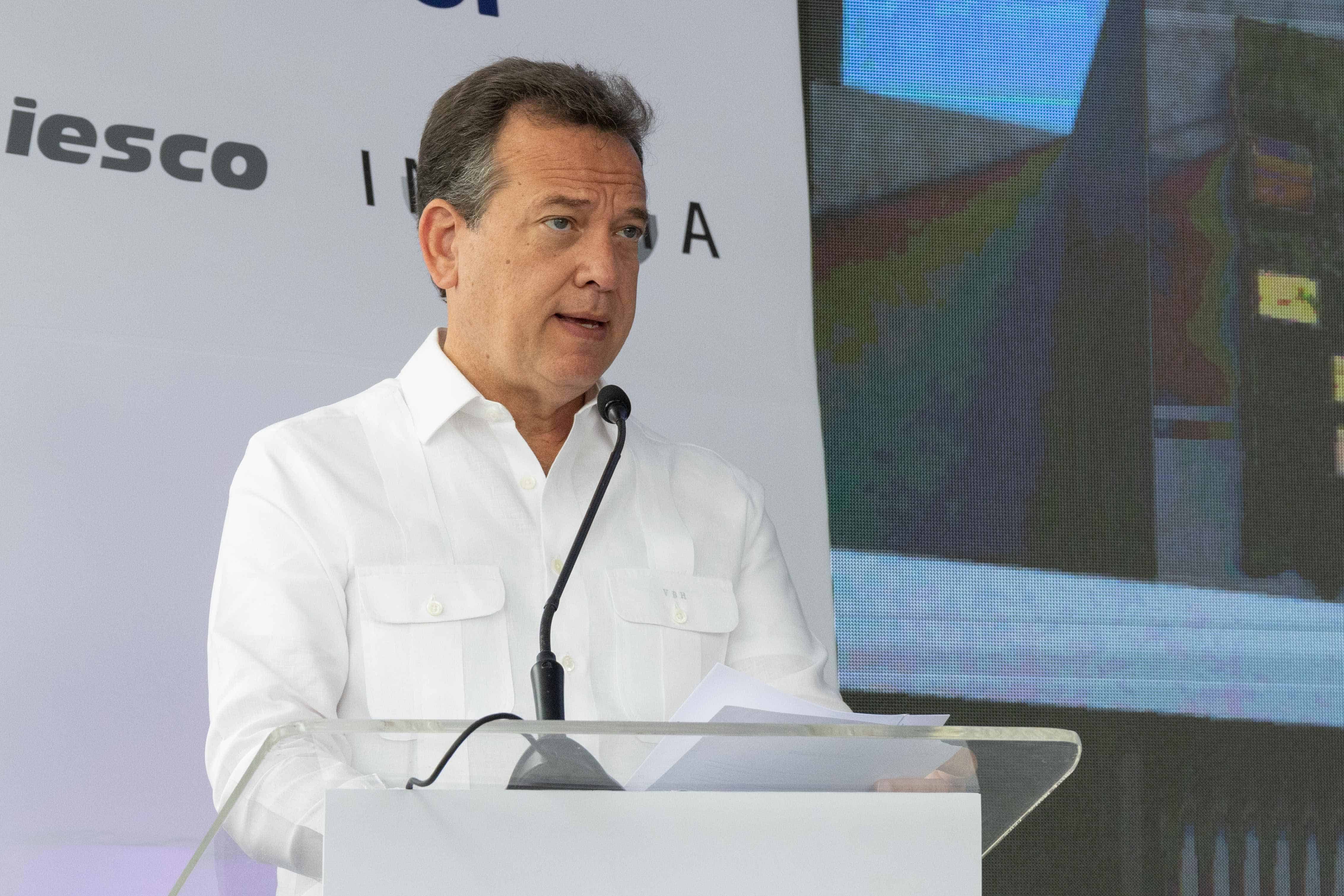 Víctor Bisonó, ministro de Industria y Comercio