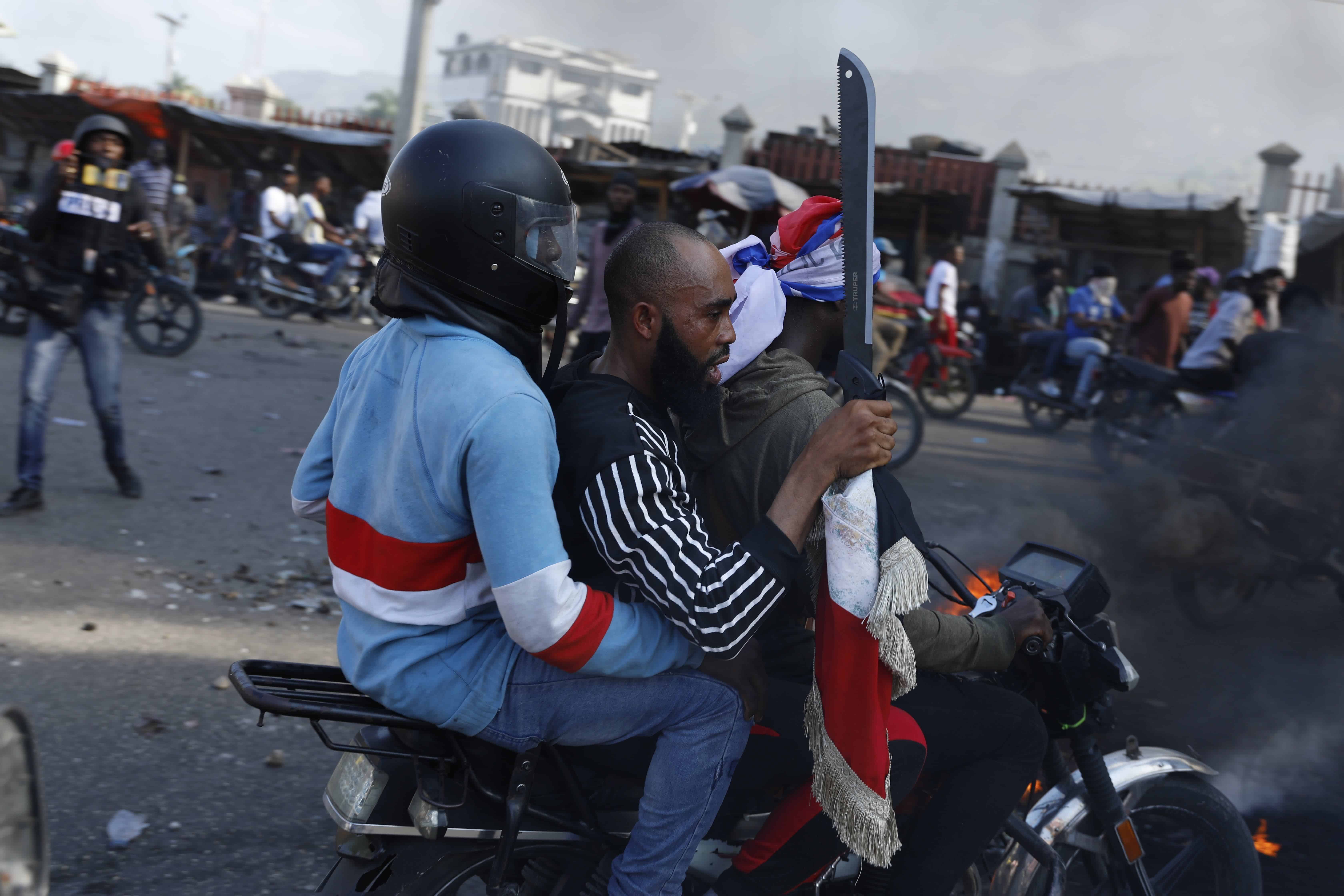 Protestas y saqueos en Puerto Príncipe elevan crispación en Haití