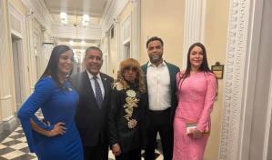 Dominicanos en el Congreso de EEUU reciben de pie y con aplausos a la Vieja Fefa