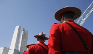 Condenan a 14 años de cárcel a exagente de Policía canadiense por divulgar secretos