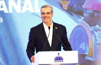 Desde un mapache hasta ovnis en RD: las inusuales preguntas al presidente Abinader