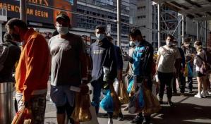 EE.UU. estudia liberar a miles de inmigrantes detenidos por falta de fondos