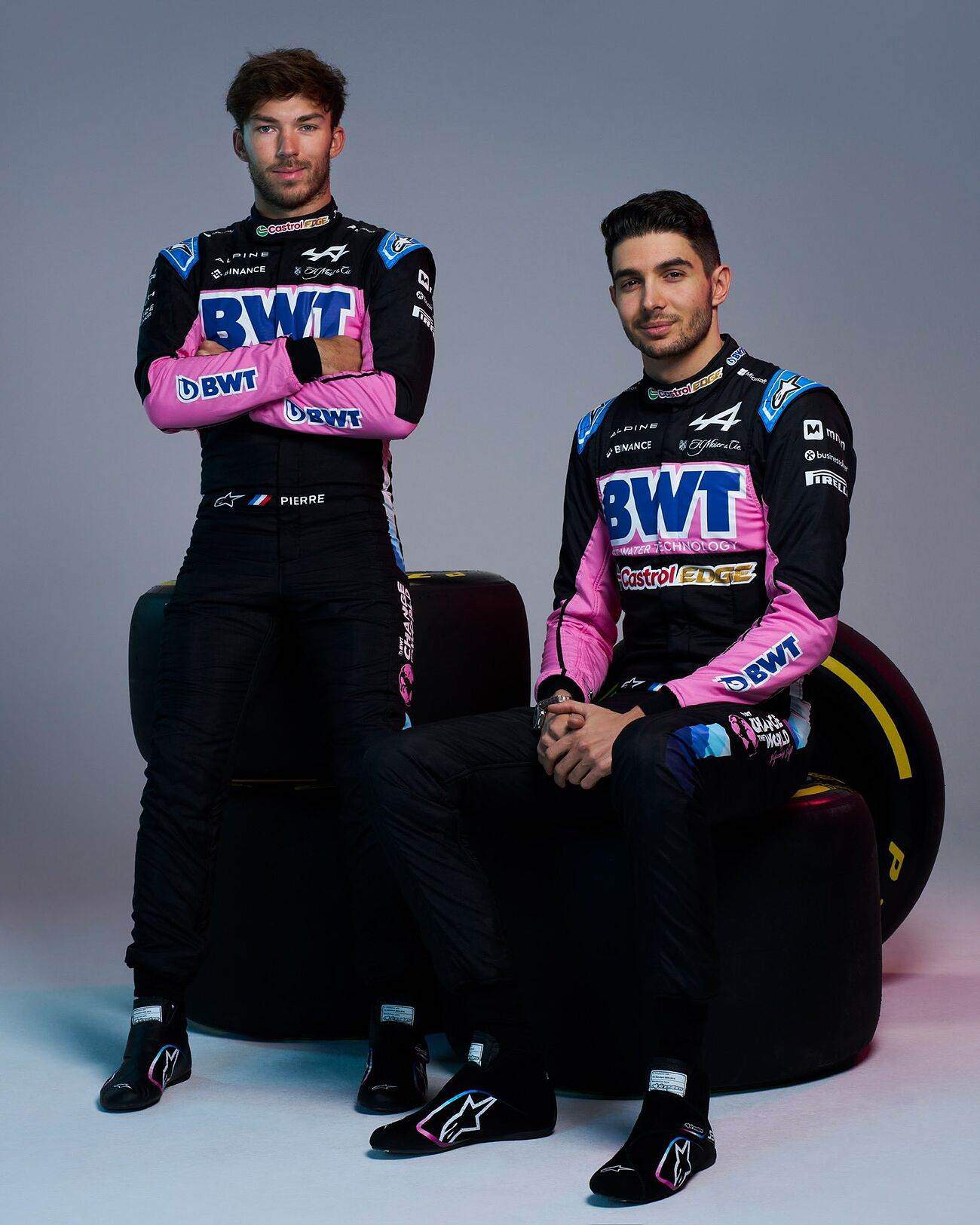 Ocon y Gasly con los monos para esta temporada