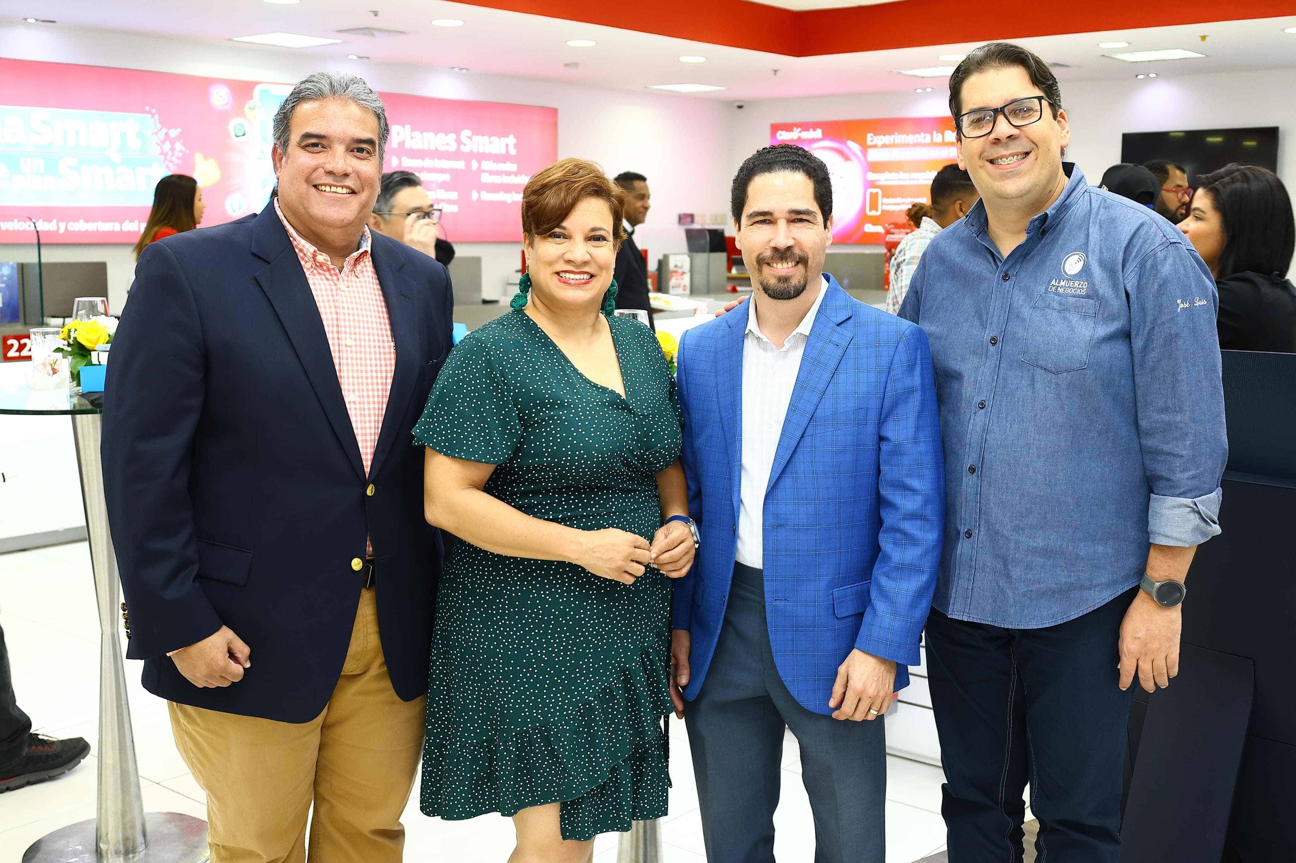 Pedro Pablo Pérez, Manuel Rivera, Erika Valenzuela y José Luis Ravelo.