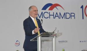 Alejandro Fernández W. destaca la solidez del sistema financiero dominicano