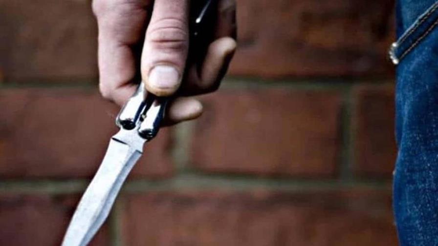 Vecinos evitan una tragedia mayor: mujer sobrevive al ataque de su pareja en Dajab&oacute;n