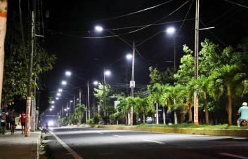 Edeeste informa que ha instalado 23,163 lámparas en el programa “Iluminando el país”