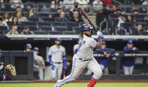 Vladimir Guerrero Jr., le rompe con el bate el plan de control salarial de Azulejos