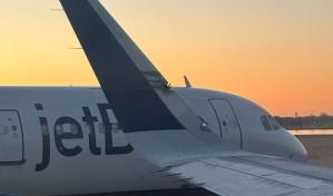 Dos aviones de JetBlue chocan en tierra en el aeropuerto de Boston