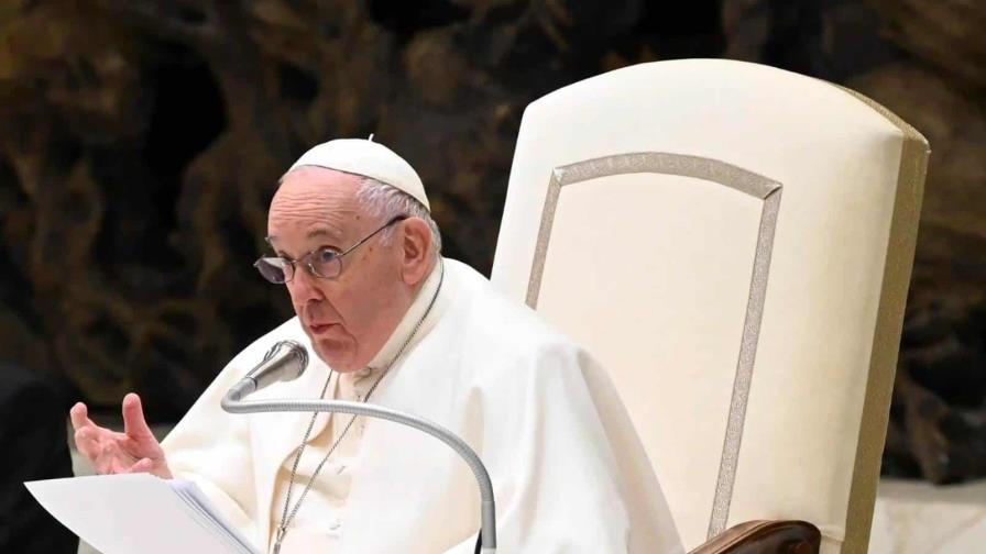 El papa Francisco echa del clero a un exobispo belga acusado de pederastia