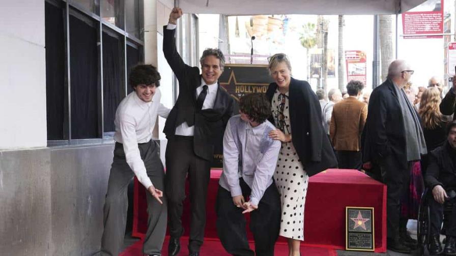 Mark Ruffalo recibe su estrella en el Paseo de la Fama de Hollywood