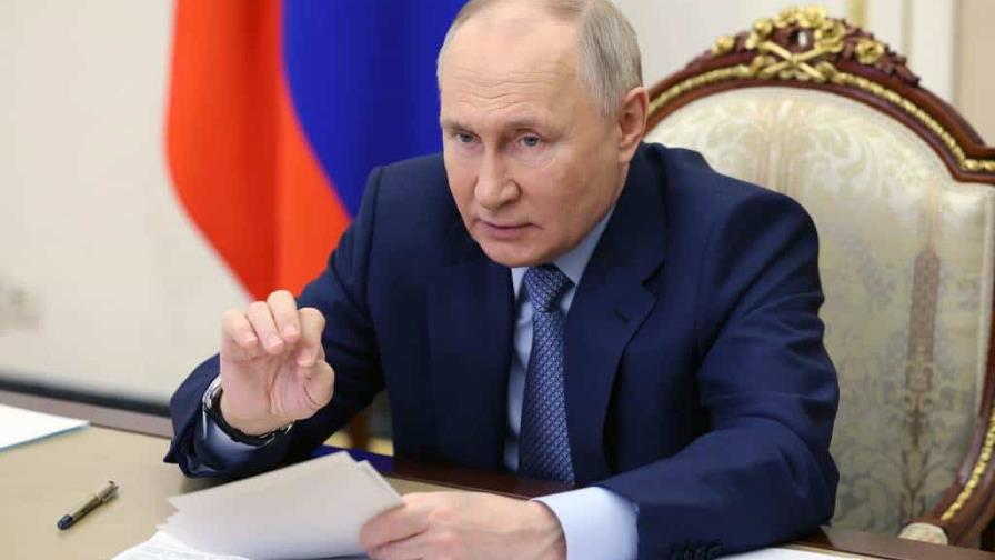 Putin dice que hay mercenarios de EE.UU. en Ucrania y advierte contra envío de soldados