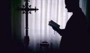 Arrestan diácono que habría abusado sexualmente de un adolescente en Santiago Rodríguez