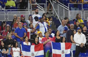 Venezolanos y dominicanos viven “la final soñada” de la Serie del Caribe en Miami