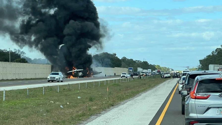 Al menos dos muertos al estrellarse una avioneta en una carretera de Florida