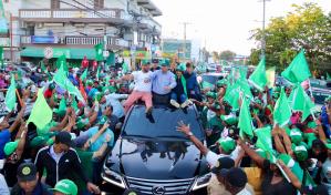 Leonel se moviliza en Pedro Brand en apoyo a candidatos de la FP y aliados