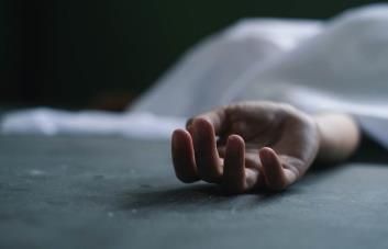 Mujer en Nueva York vivió casi dos años con un cadáver desmembrado en su congelador