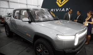 Rivian reduce sus precios ante el enfriamiento de la demanda de autos eléctricos en EE.UU.